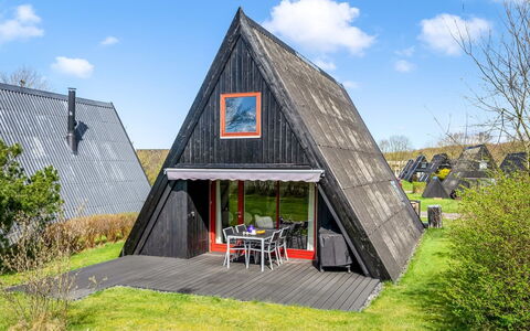 Erly - 18Km to the Fjord: Blauw, Struik, Verblijf, Groundcover, Tuin, Landgoed, Schaduw, Landscaping, Boerderij, Eco Hotel