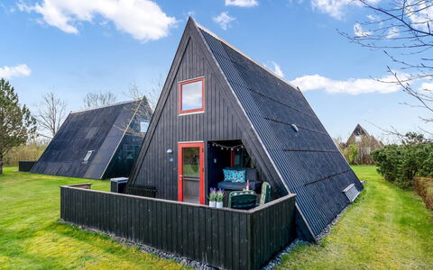 Erly - 18Km to the Fjord: Blauw, Struik, Verblijf, Groundcover, Tuin, Landgoed, Schaduw, Landscaping, Boerderij, Eco Hotel
