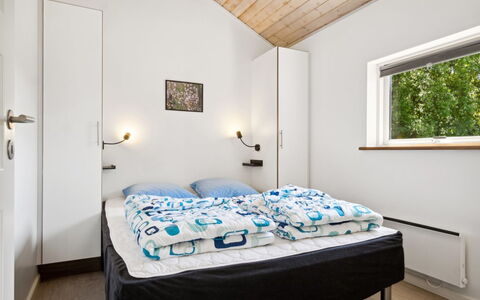 Gunva - 30Km from the Sea: Hout, Slaapkamer, Huis, Huis, Bed, Interieur Ontwerp, Bed Frame, Bedding, Laken, Plafond