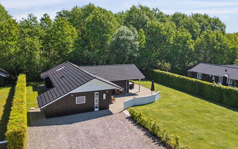 Gunva - 30Km from the Sea: Huis, Dak, Huis, Verblijf, Landgoed, Oprit, Gazon, Boerderij, Tuin, Landscaping