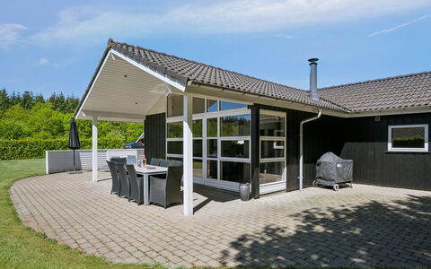 Gunva - 30Km from the Sea: Verblijf, Schaduw, Landgoed, Veranda, Werf, Siding, Outdoor Structuur, Garden Gebouwen