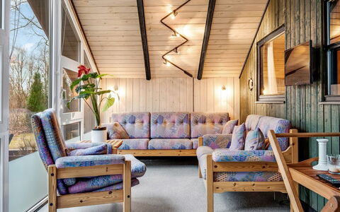 Gabi - 30Km from the Sea: Hout, Meubilair, Interieur Ontwerp, Plafond, Huis, Verdieping, Bankstel, Woonkamer, Kamer, Stoel
