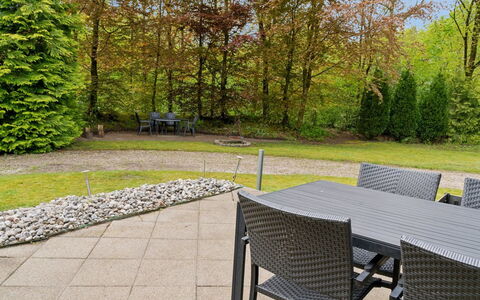 Gabi - 30Km from the Sea: Meubilair, Struik, Tuin, Buitenmeubels, Land Lot, Stoel, Schaduw, Buitentafel, Landscaping, Backyard