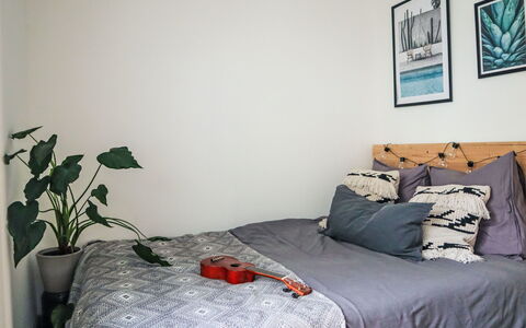 Alva: Eigendom, Meubilair, Fabriek, Comfort, Fotolijst, Hout, Textiel, Interieur Ontwerp, Verlichting, Verdieping