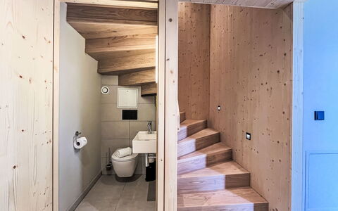 Irdning - Donnersbachtal 651: Hout, Gebouw, Flooring, Verdieping, Loodgieterswerkinrichting, Hardwood, Badkamer, Plafond, Wastafel