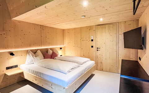Irdning - Donnersbachtal 651: Gebouw, Meubilair, Eigendom, Comfort, Hout, Bed Frame, Huis, Interieur Ontwerp, Architectuur, Bed