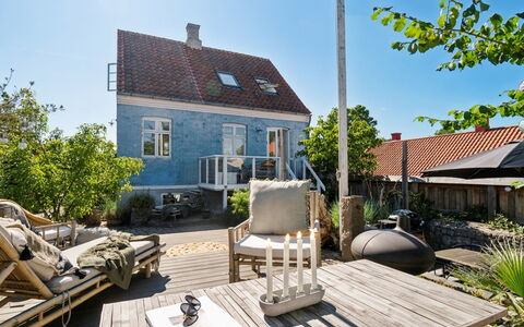 Hebba - 125M from the Sea: Hout, Meubilair, Appartement, Kamer, Plafond, Beits, Stoel, Hardwood, Vernis, Timmerhout