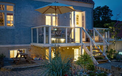 Hebba - 125M from the Sea: Hout, Meubilair, Appartement, Kamer, Plafond, Beits, Stoel, Hardwood, Vernis, Timmerhout