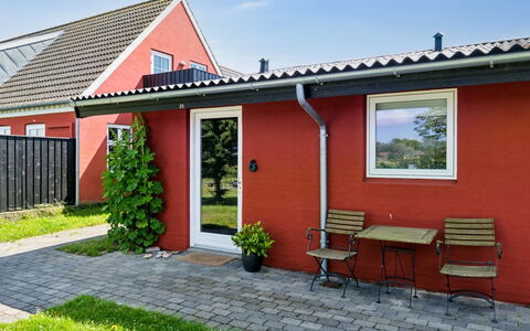 Niyazi - 6Km from the Sea: Hout, Dak, Architectuur, Huis, Huis, Verblijf, Siding, Hardwood, Helling, Landgoed