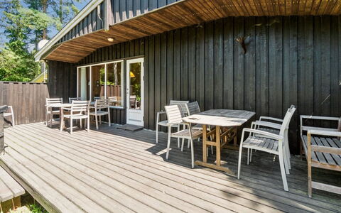 Gullmaj - 200M from the Sea: Hout, Dak, Architectuur, Huis, Huis, Verblijf, Siding, Hardwood, Helling, Landgoed