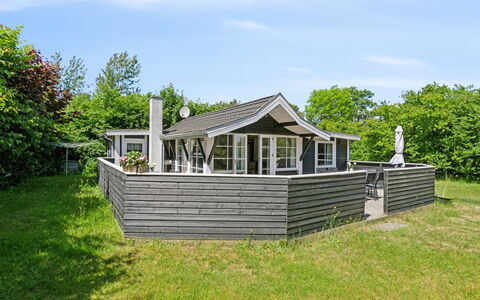 Horsten - 270M from the Sea: Hout, Dak, Architectuur, Huis, Huis, Verblijf, Siding, Hardwood, Helling, Landgoed