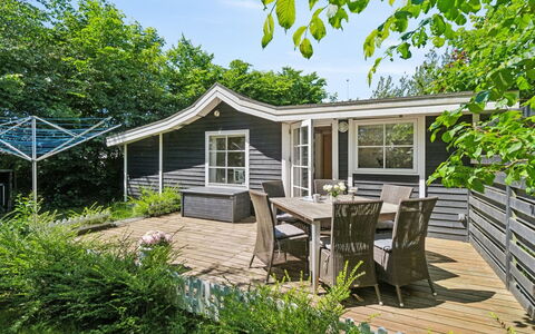Konrad - 270M from the Sea: Hout, Dak, Architectuur, Huis, Huis, Verblijf, Siding, Hardwood, Helling, Landgoed