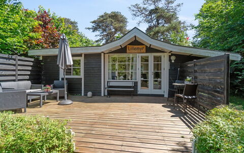 Konrad - 270M from the Sea: Hout, Dak, Architectuur, Huis, Huis, Verblijf, Siding, Hardwood, Helling, Landgoed