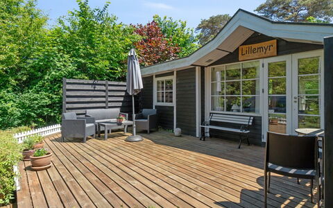 Konrad - 270M from the Sea: Hout, Dak, Architectuur, Huis, Huis, Verblijf, Siding, Hardwood, Helling, Landgoed