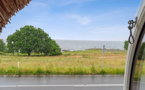 Leoni - 115M from the Sea: Hout, Dak, Architectuur, Huis, Huis, Verblijf, Siding, Hardwood, Helling, Landgoed