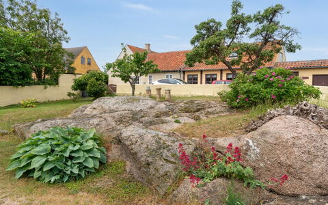 Øde - 100M from the Sea: Gras, Grasland, Landschap, Ecoregio, Plain, Plantengemeenschap, Land Lot, Buitenmeubels, Prairie, Shrubland