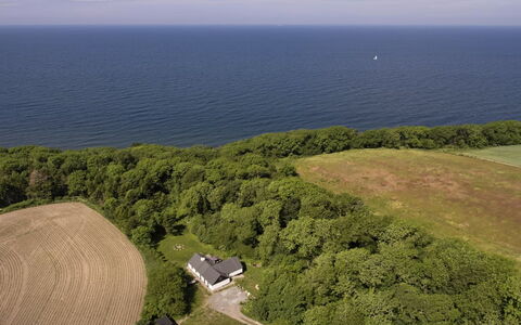 Agir - 200M from the Sea: Hout, Dak, Architectuur, Huis, Huis, Verblijf, Siding, Hardwood, Helling, Landgoed