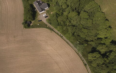 Agir - 200M from the Sea: Hout, Dak, Architectuur, Huis, Huis, Verblijf, Siding, Hardwood, Helling, Landgoed