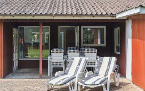 Fritza - 500M from the Sea: Bergachtig Landvormen, Berg, Heuvel, Bergketen, Heuvel Station, Menselijke Nederzetting, Stedelijk Ontwerp, Alpen, Vallei, Top