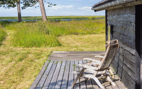 Felis - 575M from the Sea: Hout, Dak, Architectuur, Huis, Huis, Verblijf, Siding, Hardwood, Helling, Landgoed