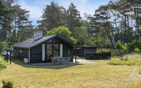Felis - 575M from the Sea: Hout, Dak, Architectuur, Huis, Huis, Verblijf, Siding, Hardwood, Helling, Landgoed