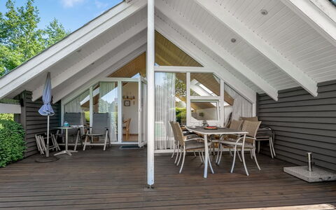 Tytti - 300M from the Sea: Vegetation, Struik, De Lente, Verblijf, Tuin, Schaduw, Backyard, Werf, Stoel