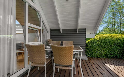Tytti - 300M from the Sea: Vegetation, Struik, De Lente, Verblijf, Tuin, Schaduw, Backyard, Werf, Stoel