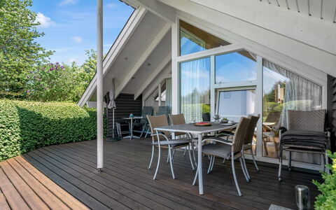 Tytti - 300M from the Sea: Vegetation, Struik, De Lente, Verblijf, Tuin, Schaduw, Backyard, Werf, Stoel