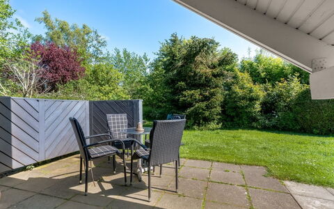 Tytti - 300M from the Sea: Vegetation, Struik, De Lente, Verblijf, Tuin, Schaduw, Backyard, Werf, Stoel