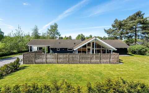 Gudlaug - 1Km from the Sea: Dak, Huis, Huis, Verblijf, Deur, Siding, Dek, Veranda, Plank, Hardwood