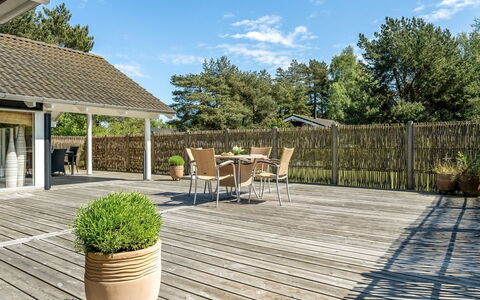 Gudlaug - 1Km from the Sea: Dak, Huis, Huis, Verblijf, Deur, Siding, Dek, Veranda, Plank, Hardwood