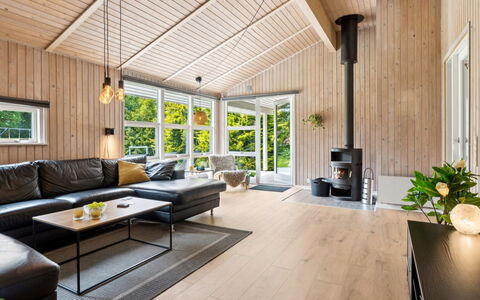 Jorinde - 1Km from the Sea: Interieur Ontwerp, Flooring, Houten Vloer, Hout, Verdieping, Bankstel, Meubilair, Woonkamer, Plafond, Laminaatvloer