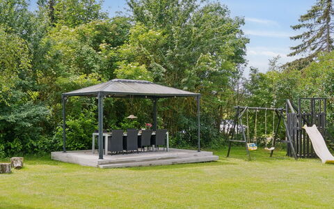 Jorinde - 1Km from the Sea: Gras, Openbare Ruimte, Tuin, Schaduw, Prieel, Land Lot, Paviljoen, Outdoor Structuur, Gazon