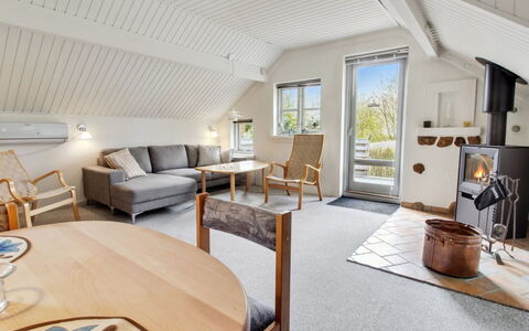Ofrath - 30Km from the Sea: Meubilair, Flooring, Interieur Ontwerp, Hout, Verdieping, Plafond, Huis, Stoel, Kamer, Woonkamer