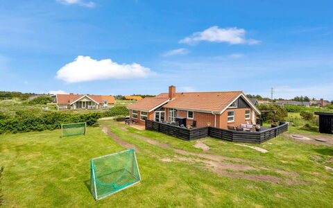 Elviira - 600M from the Sea: Gras, Grasland, Landschap, Ecoregio, Plain, Plantengemeenschap, Land Lot, Buitenmeubels, Prairie, Shrubland