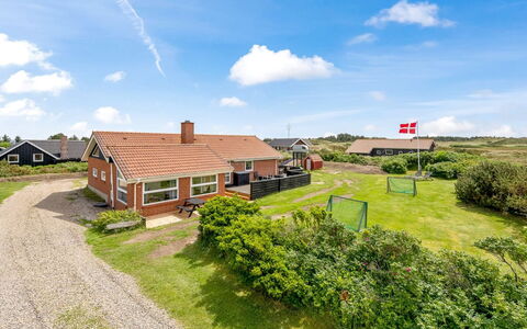 Elviira - 600M from the Sea: Gras, Grasland, Landschap, Ecoregio, Plain, Plantengemeenschap, Land Lot, Buitenmeubels, Prairie, Shrubland