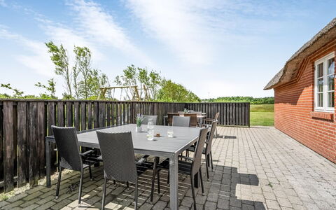 Birette - 1.2Km from the Sea: Meubilair, Interieur Ontwerp, Flooring, Verdieping, Plafond, Kamer, Stoel, Tafel, Appartement, Keuken En Eettafel