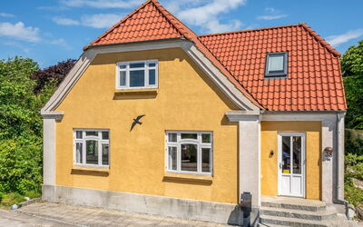 Kjeld - 6Km from the Sea