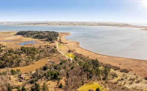 Karmen - 250M to the Fjord: Gras, Grasland, Landschap, Ecoregio, Plain, Plantengemeenschap, Land Lot, Buitenmeubels, Prairie, Shrubland