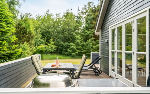 Felina - from the Sea: Siding, Huis, Buitenmeubels, Verblijf, Tuin, Stoel, Garden Gebouwen, Dek, Werf, Gazon