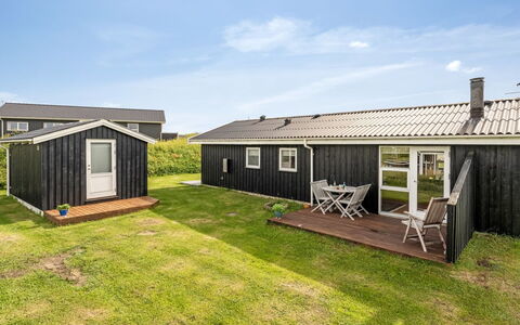 Niesina - 200M from the Sea: Huis, Dak, Huis, Verblijf, Schuur, Garden Gebouwen, Siding, Werf, Blokhut, Hut