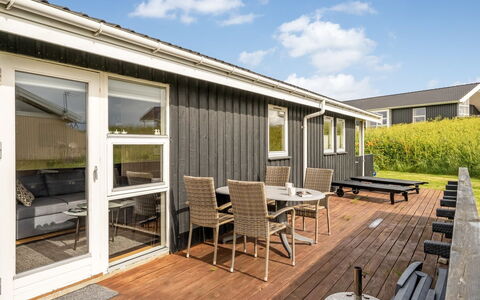 Niesina - 200M from the Sea: Huis, Dak, Huis, Verblijf, Schuur, Garden Gebouwen, Siding, Werf, Blokhut, Hut