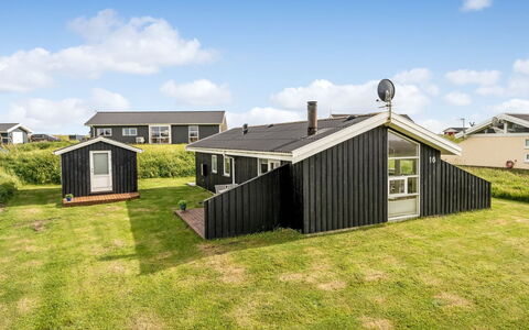 Niesina - 200M from the Sea: Huis, Dak, Huis, Verblijf, Schuur, Garden Gebouwen, Siding, Werf, Blokhut, Hut