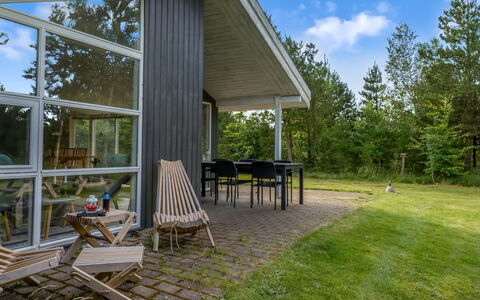Ane - 800M from the Sea: Blauw, Struik, Verblijf, Groundcover, Tuin, Landgoed, Schaduw, Landscaping, Boerderij, Eco Hotel