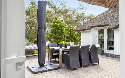 Pihla - 1.1Km from the Sea: Blauw, Struik, Verblijf, Groundcover, Tuin, Landgoed, Schaduw, Landscaping, Boerderij, Eco Hotel