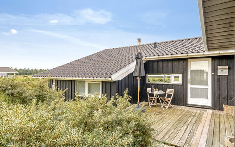 Nuka - 400M from the Sea: Zwembad, Buitenmeubels, Meubilair, Toevlucht, Flagstone, Eco Hotel, Schaduw, Stoel, Vrije Tijd, Landgoed