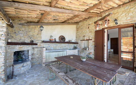Villa Roccella Ionica, Sea View, a c: Meubilair, Tafel, Hout, Interieur Ontwerp, Steen, Verdieping, Flooring, Straal, Woonkamer, Hardwood