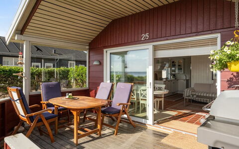 Anselmi - 25M from the Sea: Hout, Dak, Huis, Huis, Architectuur, Siding, Land Lot, Verblijf, Schuur, Garden Gebouwen