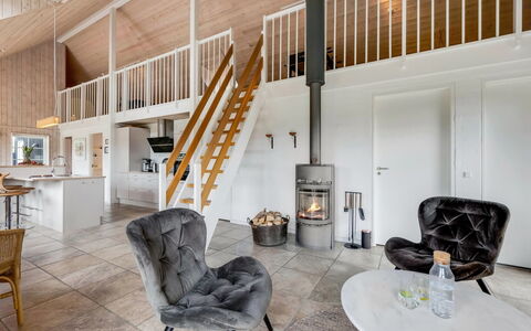 Helmi - 1.5Km from the Sea: Dak, Huis, Huis, Verblijf, Deur, Siding, Dek, Veranda, Plank, Hardwood