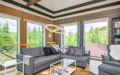 Villa Torni: Meubilair, Interieur Ontwerp, Flooring, Verdieping, Tafel, Plafond, Keuken En Eettafel, Verlichting, Stoel, Huis